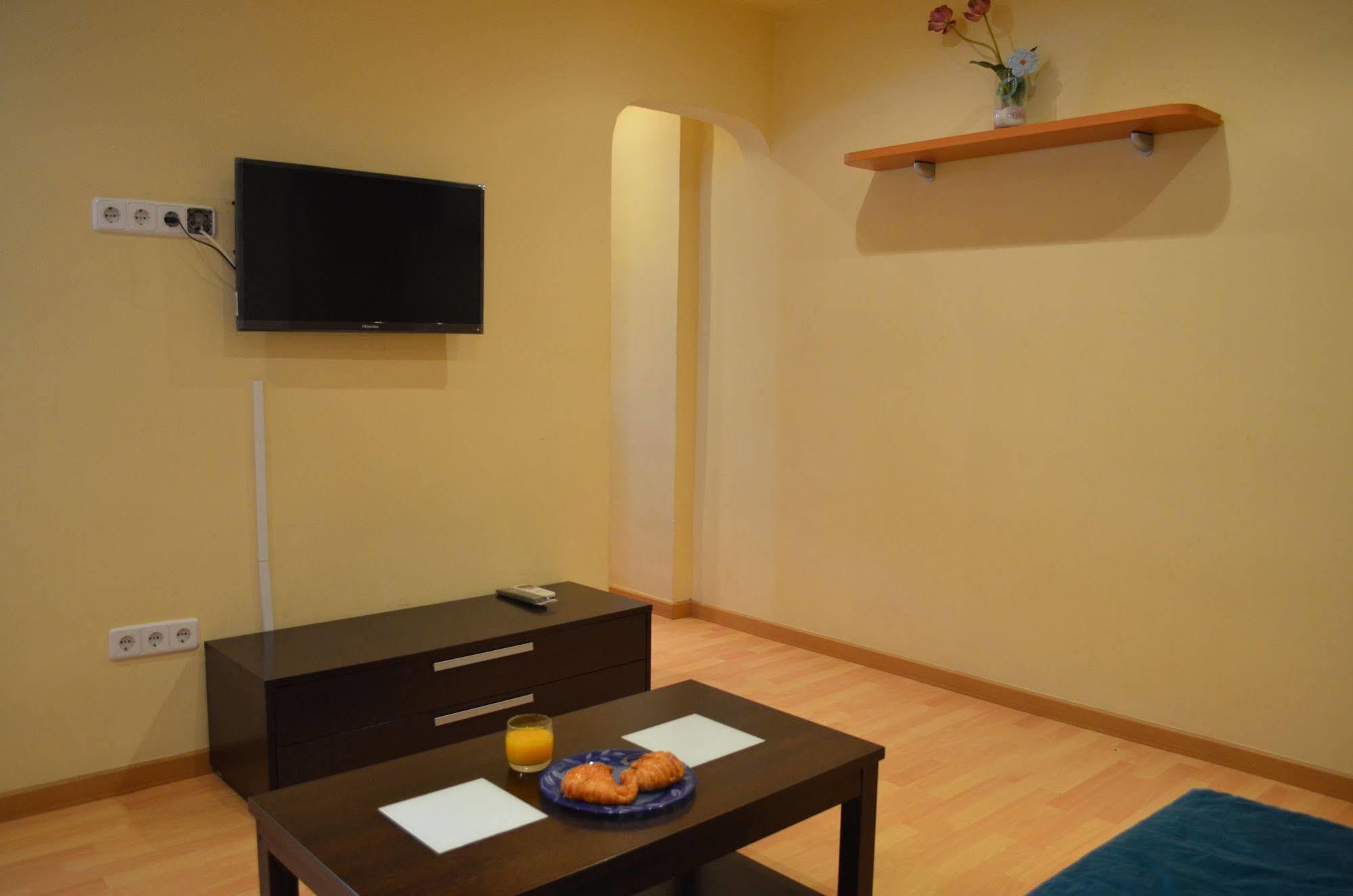 Apartment Bed&BCN Sant Andreu II Barcelone Extérieur photo